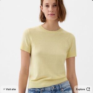 NWOT Gap Lightweighr CashSoft Cropped Sweater